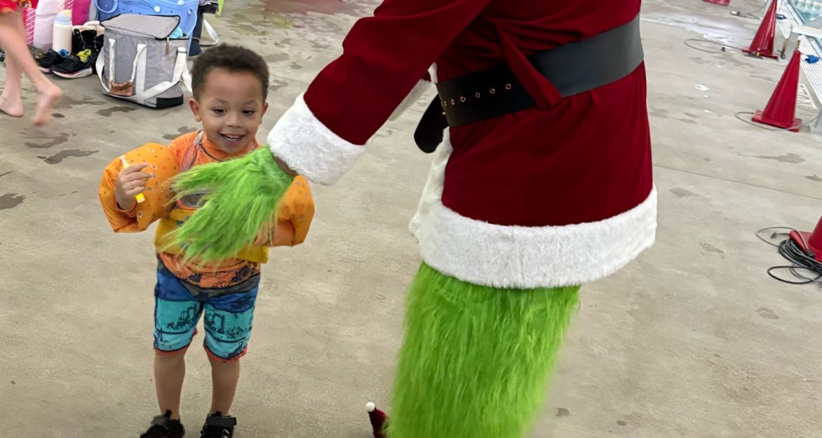 High five the Grinch
